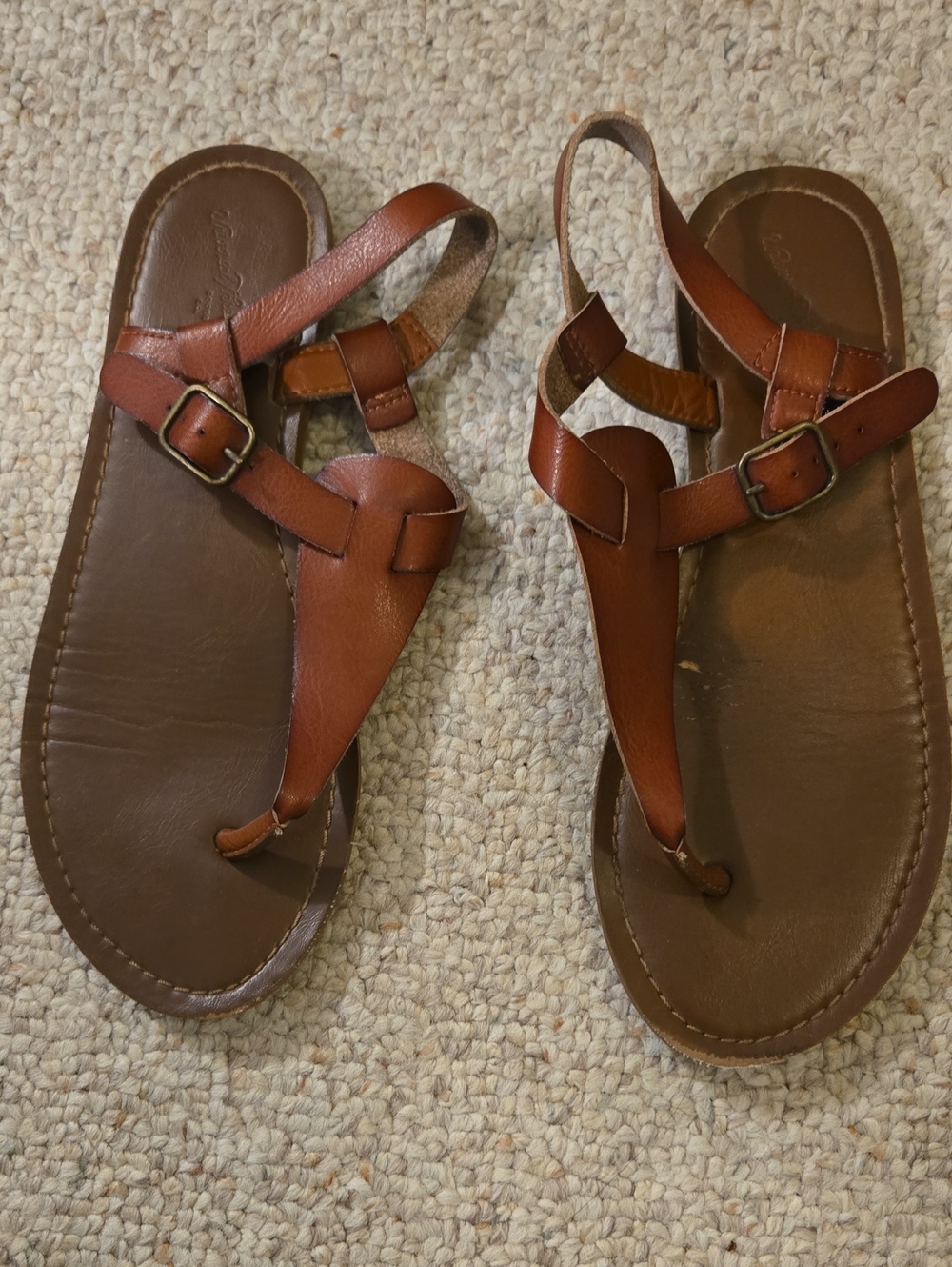 Universal Thread Brown Leather T-Strap Sandals with Buckle